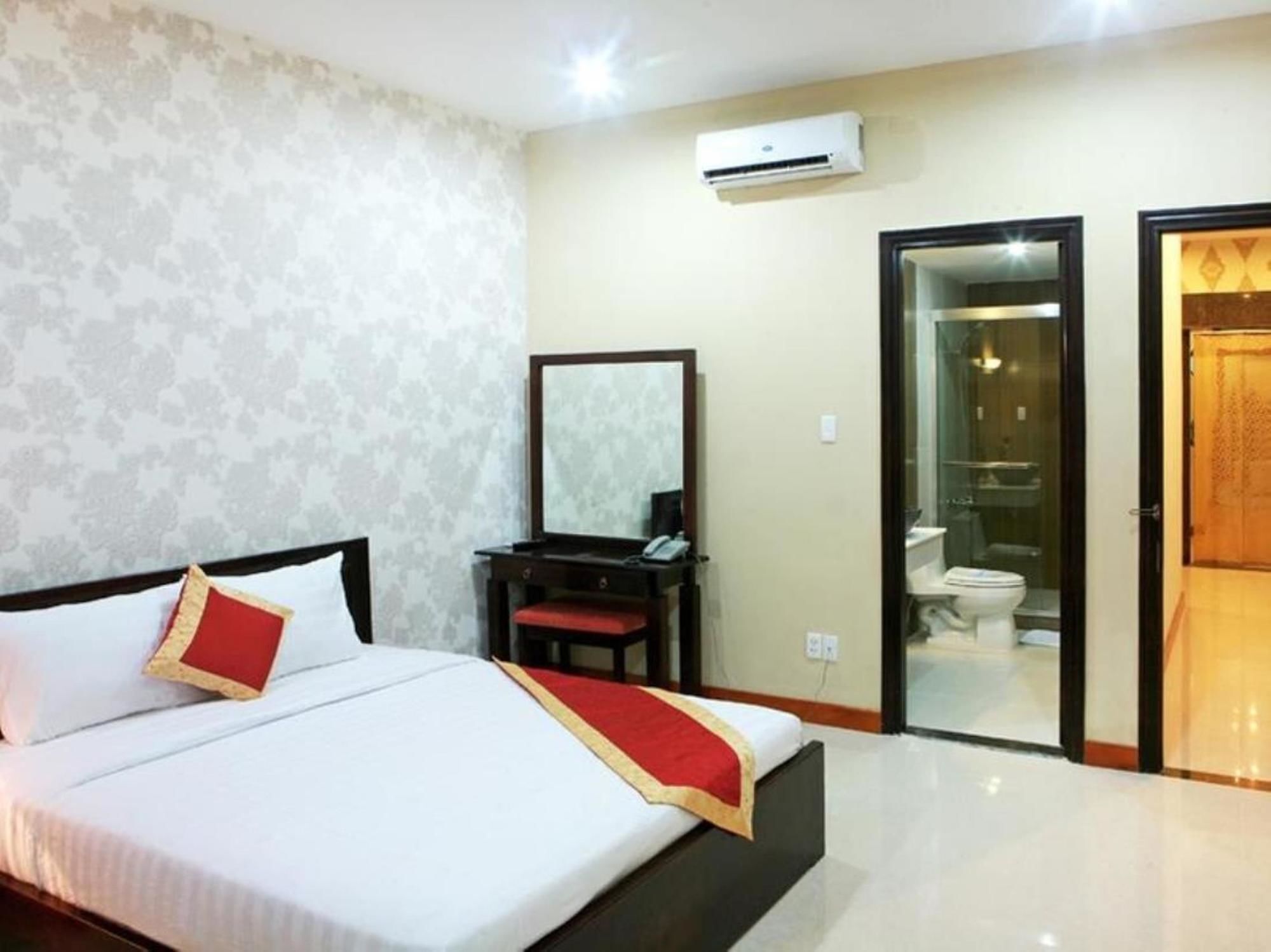 Sunflowers Hotel Airport Ho Chi Minh City Exterior photo